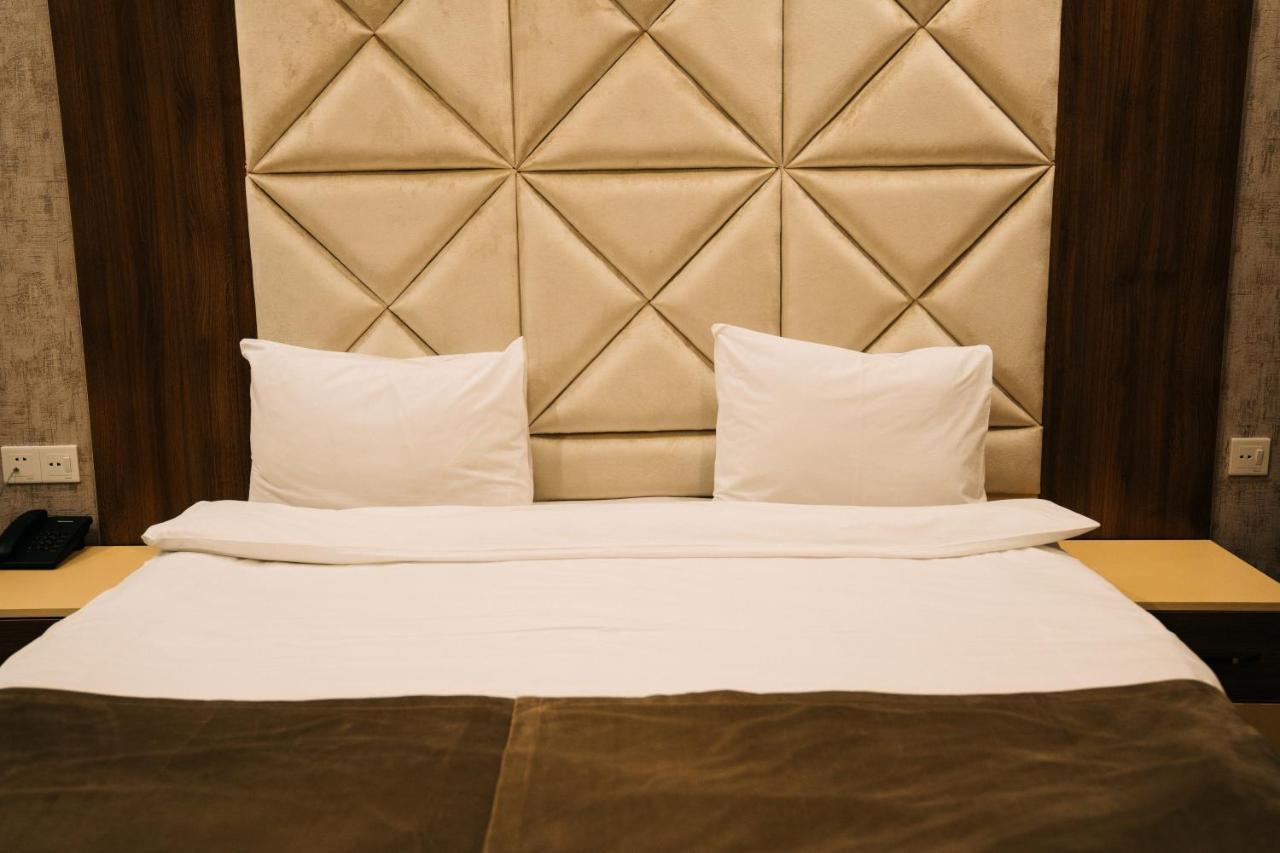 The Clocktower Hotel 바쿠 외부 사진